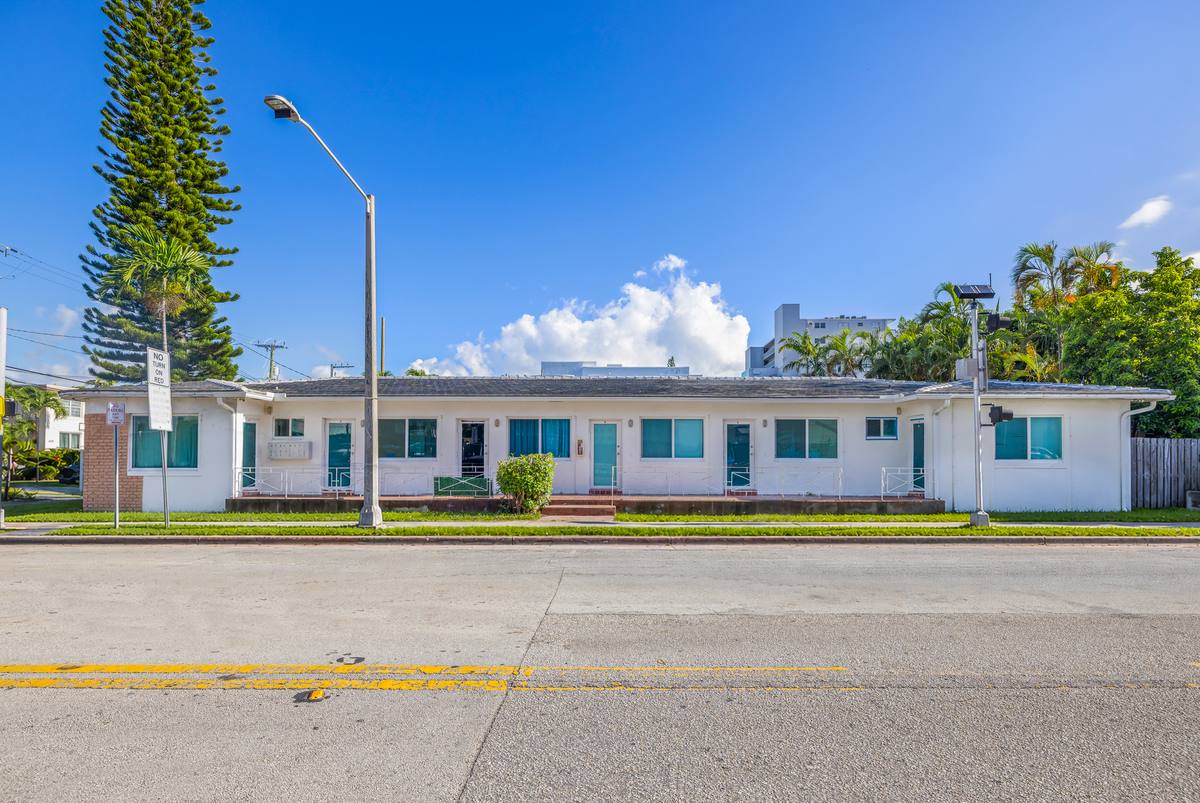 625 75th St — Carlyle II — Miami Beach — North Beach