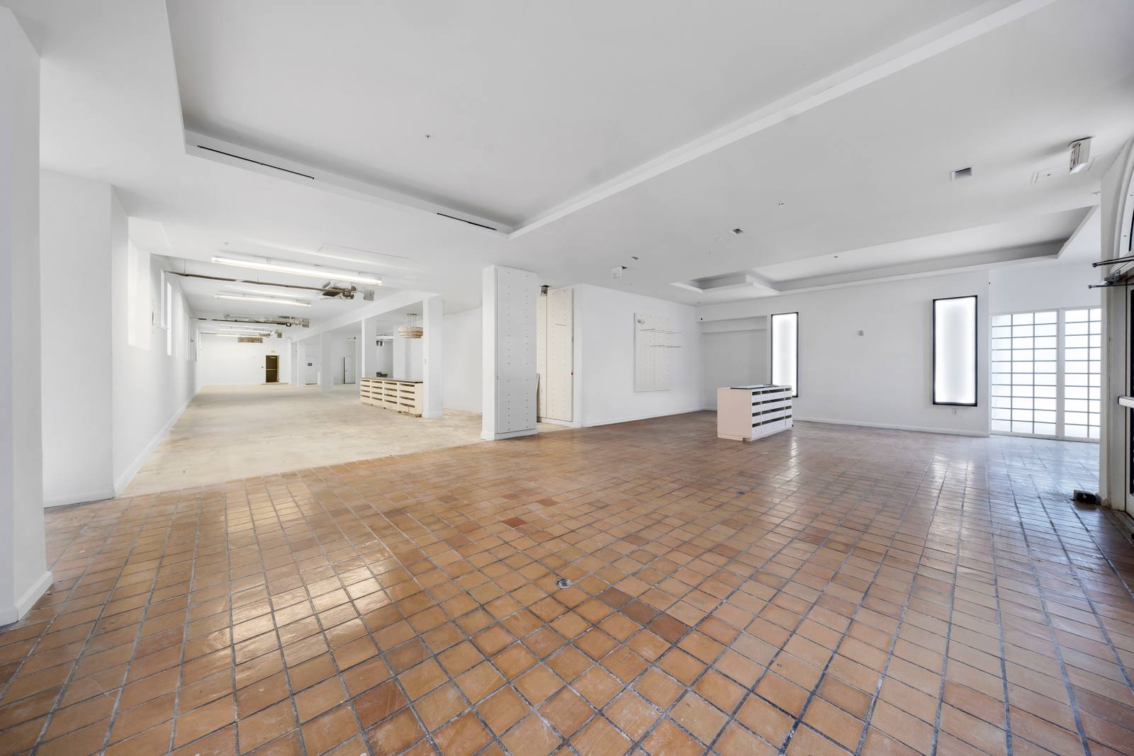 727 Collins Ave photo