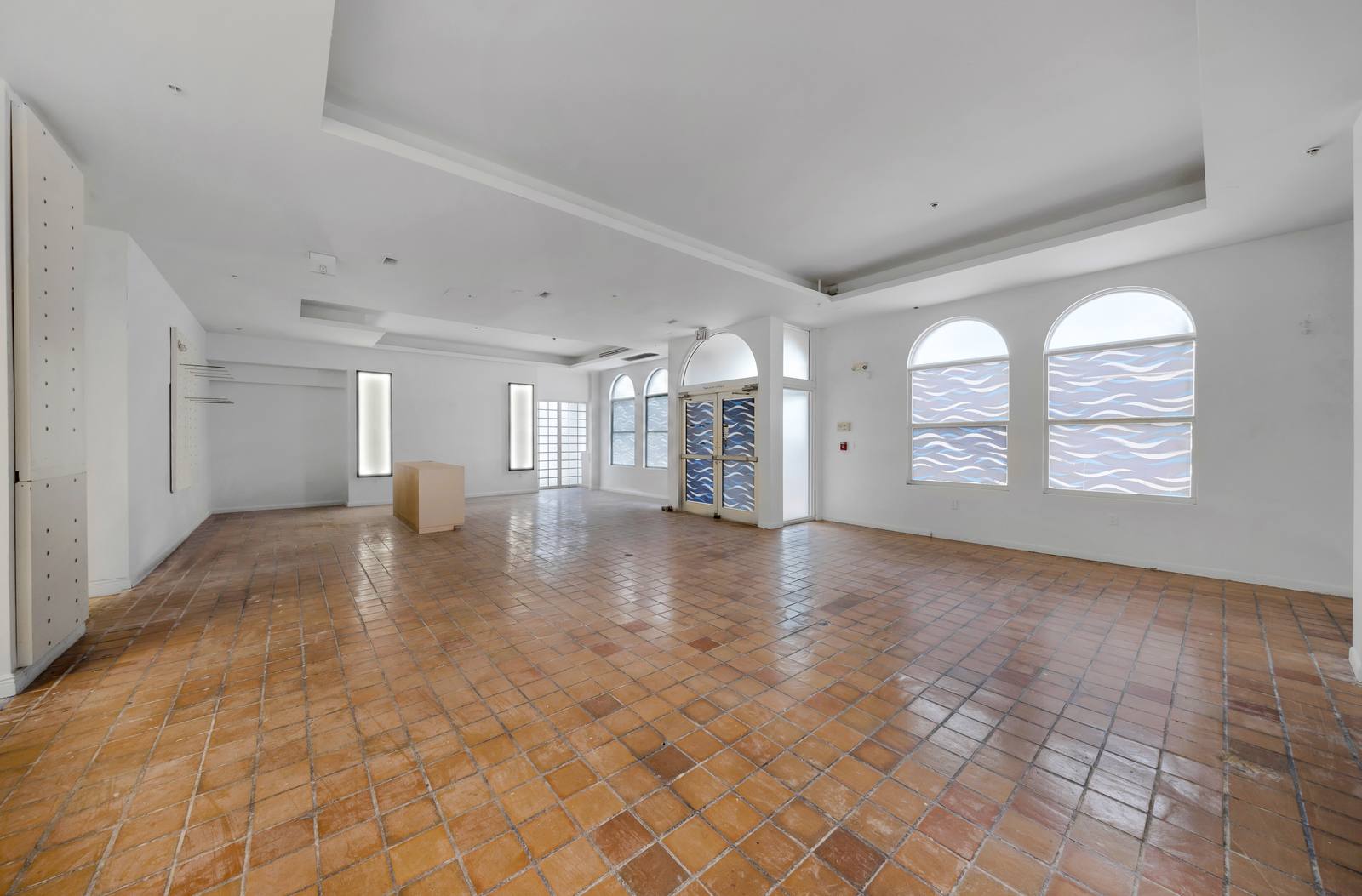 727 Collins Ave photo
