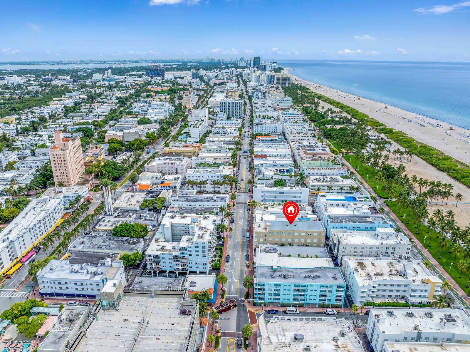 Aerial view of Collins Avenue and 727 Collins Ave, Miami Beach